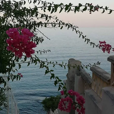 Апартаменты Beachfront Merced Apartman